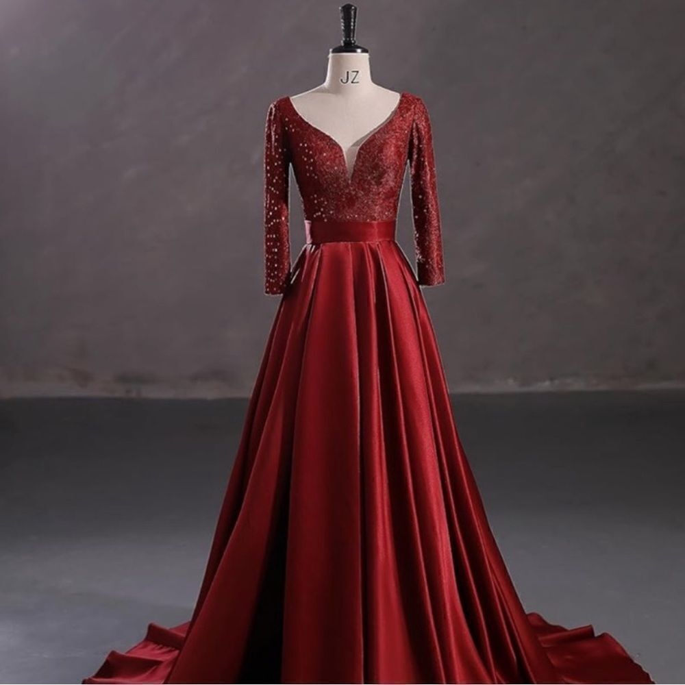 NWT Elegant Evening Long Sleeve Chiffon  Formal Party Gown Slit Dress